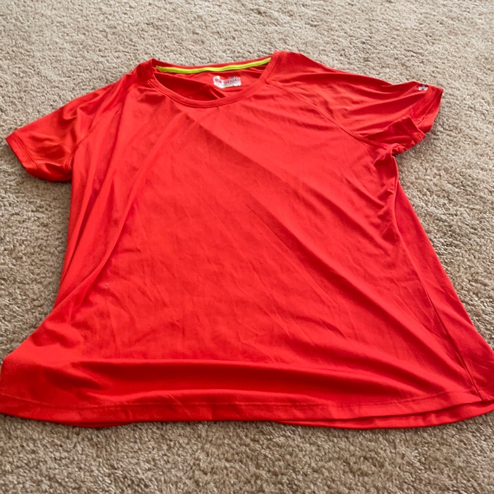 XL Under Armour Loose Heat Gear (Catalynst)
